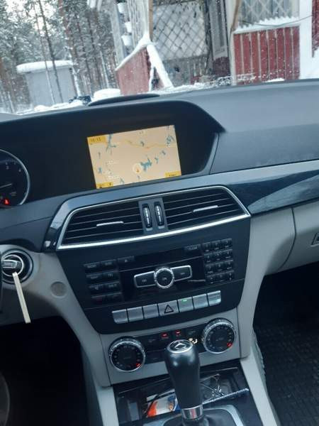 Mercedes-Benz 220 Keuruu - изображение 3