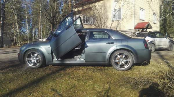 Chrysler 300C Hämeenlinna - valokuva 4