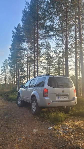 Nissan Pathfinder Macau - valokuva 3