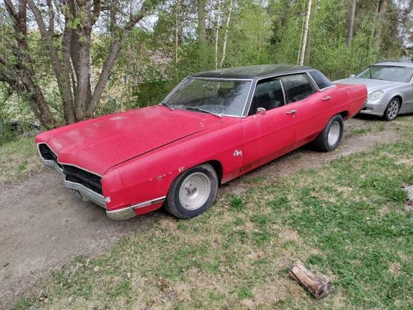 Ford LTD Kruunupyy - valokuva 2