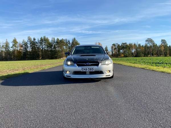Subaru Legacy Helsinki - valokuva 2