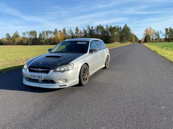 Subaru Legacy Helsinki - valokuva 4