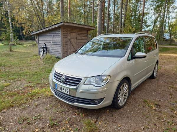 Volkswagen Touran Askainen - photo 7