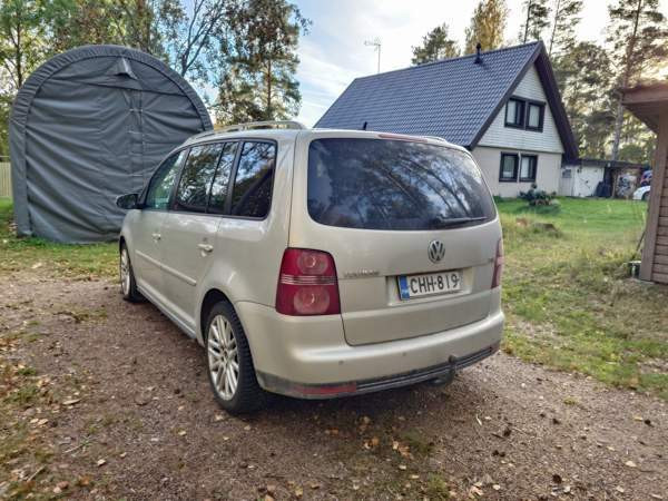 Volkswagen Touran Askainen - photo 5