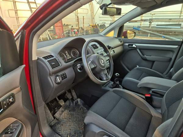 Volkswagen Touran Hafnarfjoerdur - valokuva 8