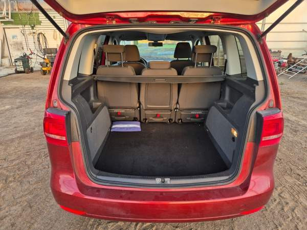 Volkswagen Touran Hafnarfjoerdur - valokuva 7