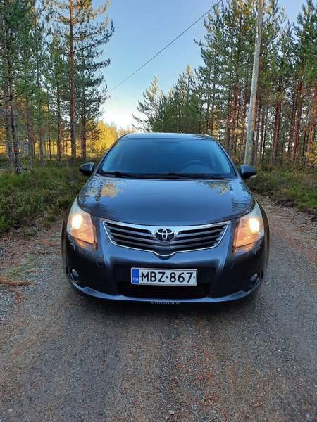 Toyota Avensis Liperi - valokuva 2