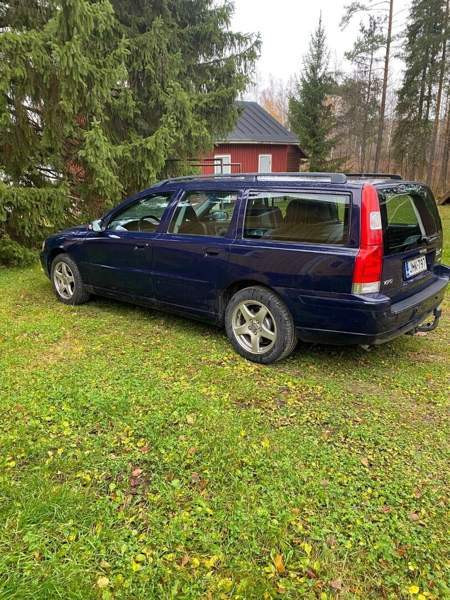 Volvo V70 Luga - photo 2