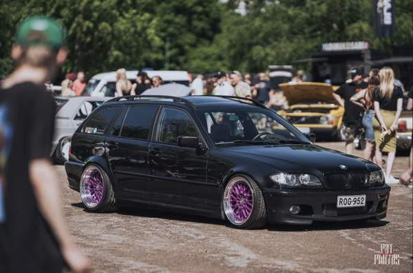 BMW 330 Хювинкяя - изображение 1