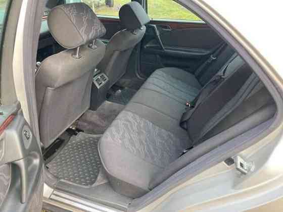 Mercedes-Benz 240 Huittinen