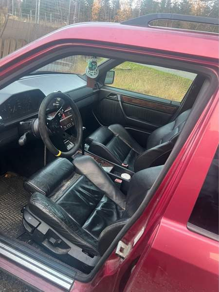 Mercedes-Benz 300 Luga - valokuva 4