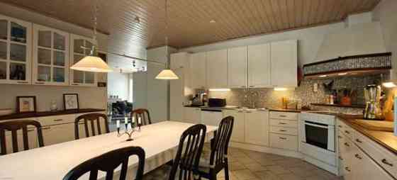 8h + k + s + p + khh + 2*WC + 3*varasto + lämmin a  Sarov