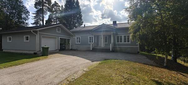 8h + k + s + p + khh + 2*WC + 3*varasto + lämmin a  Sarov - valokuva 2