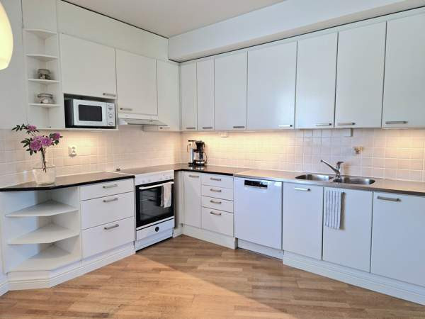 5h, keittiö, kph, sauna ja wc  Vantaa - valokuva 3