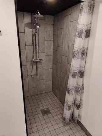 2 huonetta + keittiö + kylpyhuone/wc + parveke + 2  Dzhankoy