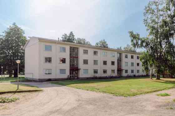 2 huonetta + keittiö + kylpyhuone/wc + parveke + 2  Dzhankoy