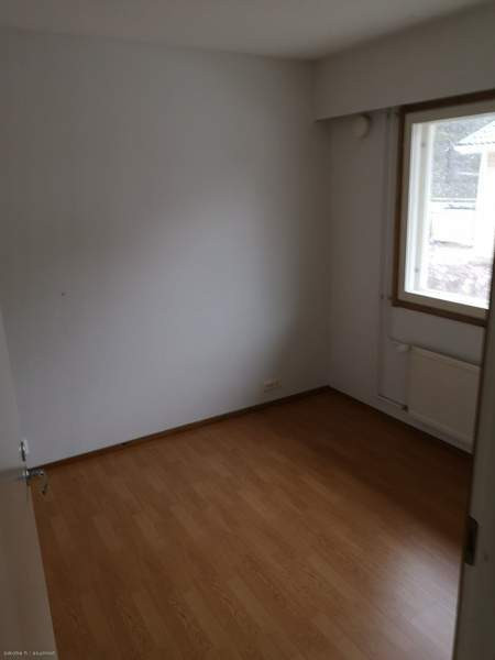 2h + avokeittiö + kph + wc + sauna + takapiha  Dzhankoy - valokuva 5