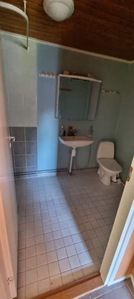 7 huonetta + 3 keittiötä + 2 saunaa + 3 pesuhuonet  Kemin - valokuva 5