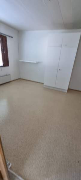 7 huonetta + 3 keittiötä + 2 saunaa + 3 pesuhuonet  Kemin - valokuva 4