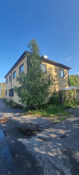 7 huonetta + 3 keittiötä + 2 saunaa + 3 pesuhuonet  Kemin - valokuva 1