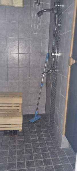 7 huonetta + 3 keittiötä + 2 saunaa + 3 pesuhuonet  Kemin - valokuva 8