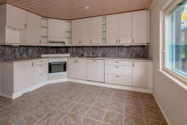 5h + k + rt + wc + khh + kph + sauna + var  Vantaa - photo 3