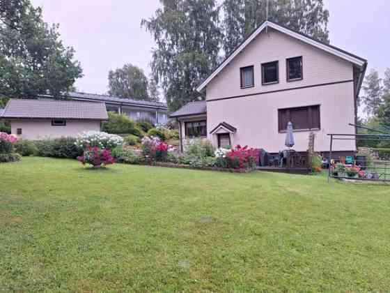 3mh + 2k + 2oh + 3wc + psh+ s + lisäksi kellari- j  Jyvaeskylae