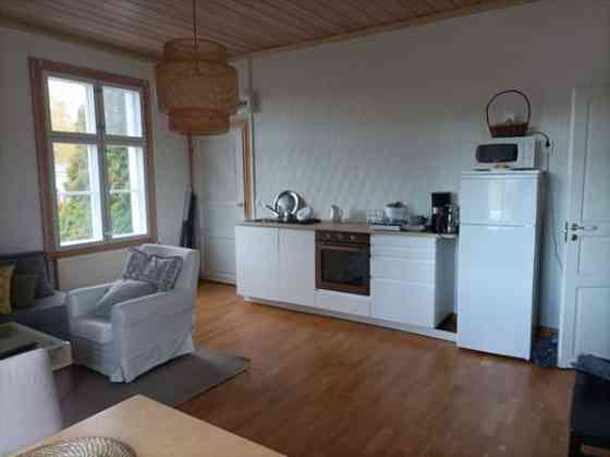 8 huonetta, 2 tupakeittiötä, 2 keittiötä, 5 wc/sui  Kristiinankaupunki