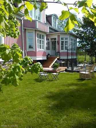 8 huonetta, 2 tupakeittiötä, 2 keittiötä, 5 wc/sui  Kristiinankaupunki