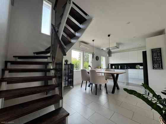 4 huonetta + olohuone + k + ruokatila, eteinen, 2  Helsinki