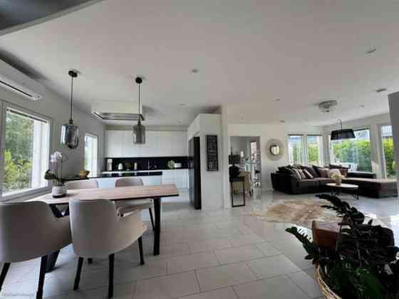 4 huonetta + olohuone + k + ruokatila, eteinen, 2  Helsinki