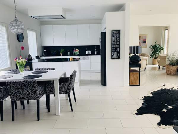 4 huonetta + olohuone + k + ruokatila, eteinen, 2  Helsinki – foto 1