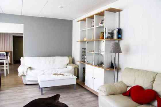 4h + k + s +  lisäksi khh, var, kellari, ask.h ja  Glebychevo