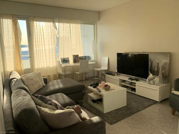 2 huonetta + pieni keittiö + 2 parveketta  Oulu - valokuva 2