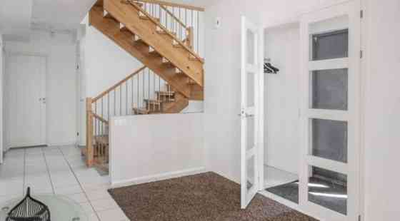 4h + k + rt + 2x kph + 3x wc + aula + th + khh + v  Siuntio