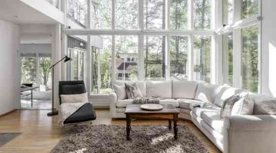 4h + k + rt + 2x kph + 3x wc + aula + th + khh + v  Siuntio