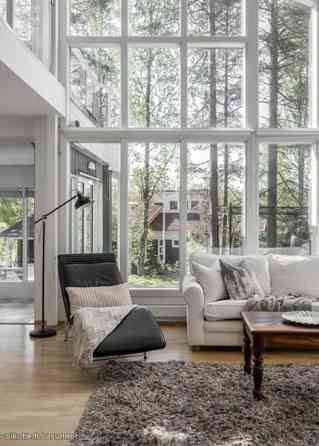 4h + k + rt + 2x kph + 3x wc + aula + th + khh + v  Siuntio