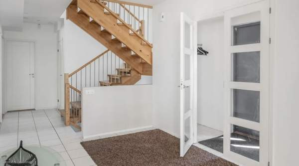 4h + k + rt + 2x kph + 3x wc + aula + th + khh + v  Siuntio – foto 6