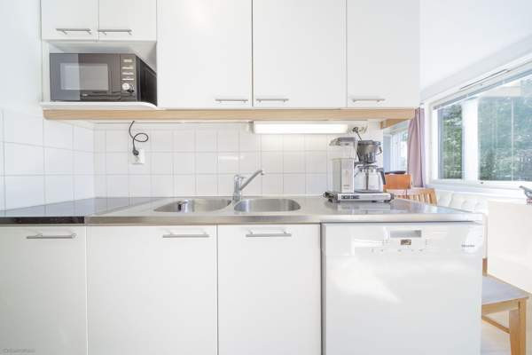 3h + k + kph + s + wc + las.p(terassi) + piha (YJ:  Helsinki - valokuva 7