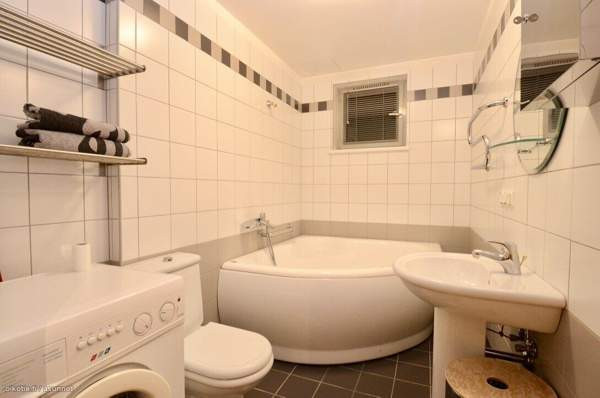 2h  Tallinn - valokuva 4