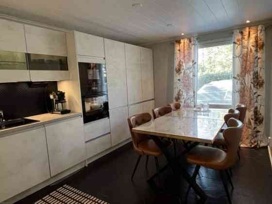 Oh, avokeittiö, mh, työhuone, 2wc, psh, s, varasto  Glebychevo