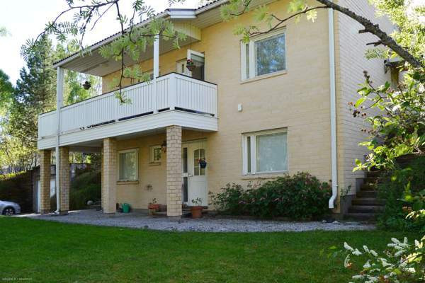 5h + k + s + khh + 2 x WC + ask.huone + varastotil  Espoo - valokuva 4