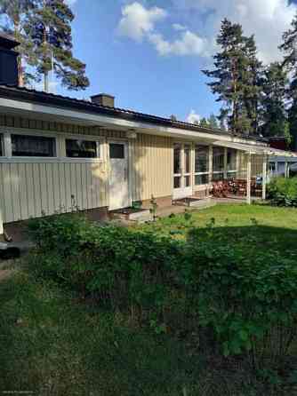 3mh+oh+k+ s. Autokatos, ulkovarasto pihalla.  Mikkeli