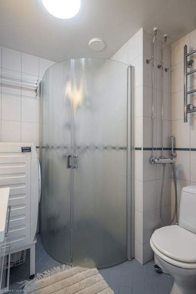 3h + k+ lasitettu parveke  Helsinki - valokuva 6