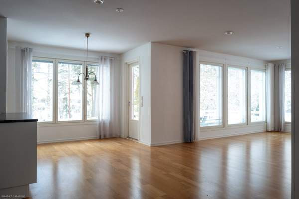 6h, k, 3x wc, aula, 2x vh, khh, kph, s  Nokia - photo 4