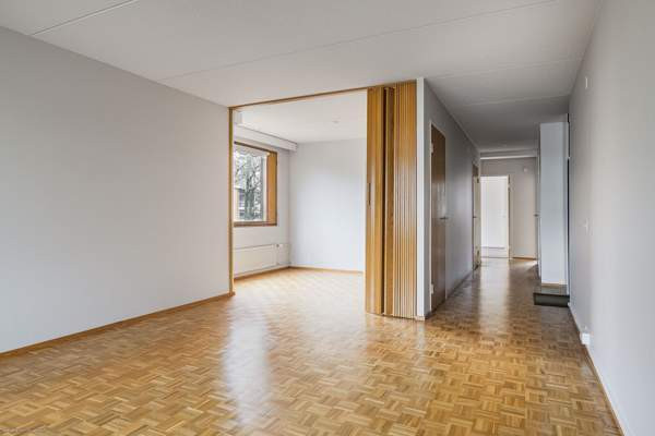 4 h + k + kph + s + wc  Helsinki - valokuva 8