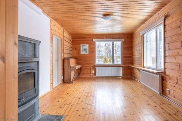 3h + s + psh + wc + k + eteiset + vintti + autokat  Jaemsae – foto 2