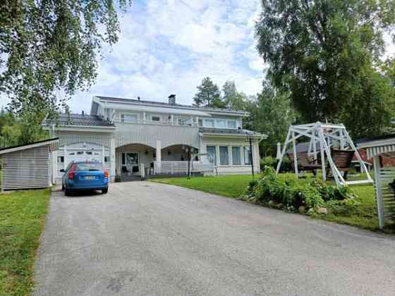 Olohuone, 4mh +iso takkahuone+keittiö+2 vaatehuone  Ylitornio