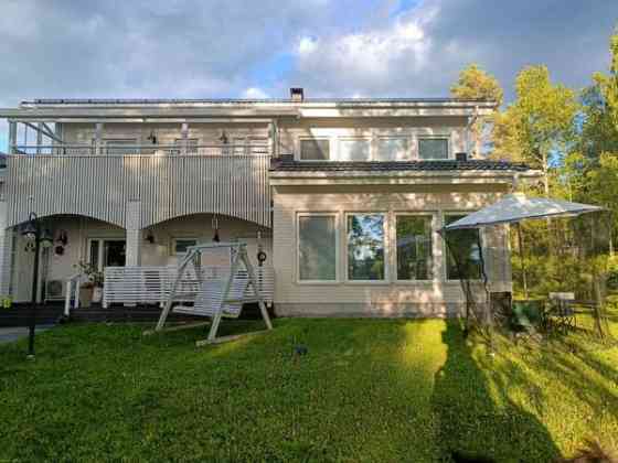 Olohuone, 4mh +iso takkahuone+keittiö+2 vaatehuone  Ylitornio