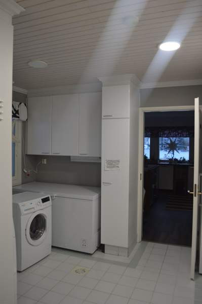 Olohuone, 4mh +iso takkahuone+keittiö+2 vaatehuone  Ylitornio – foto 5